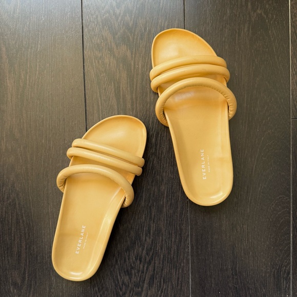 Everlane The Form Three Strap
Slide Sandals in Apricot - Picture 5 of 8